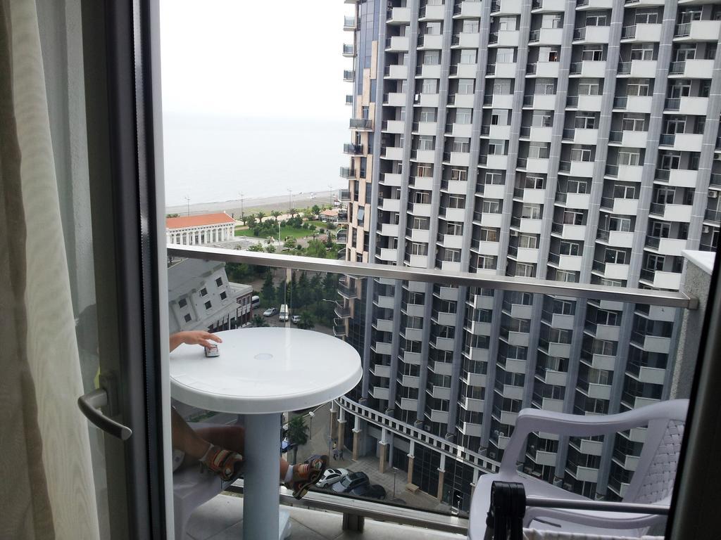 Sebi Apartment Batumi Towers Стая снимка